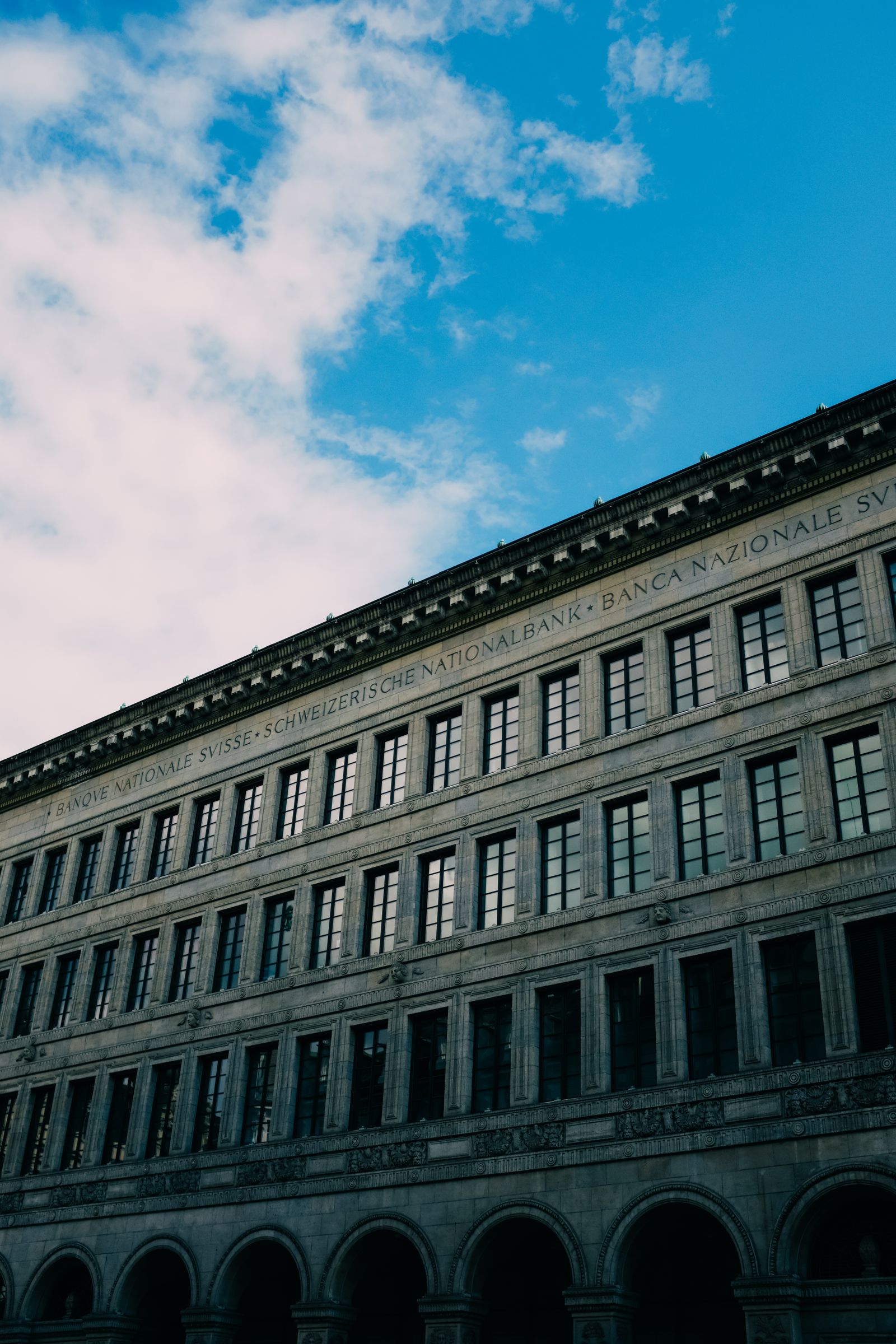 Fassade der Schweizerischen Nationalbank in Zürich